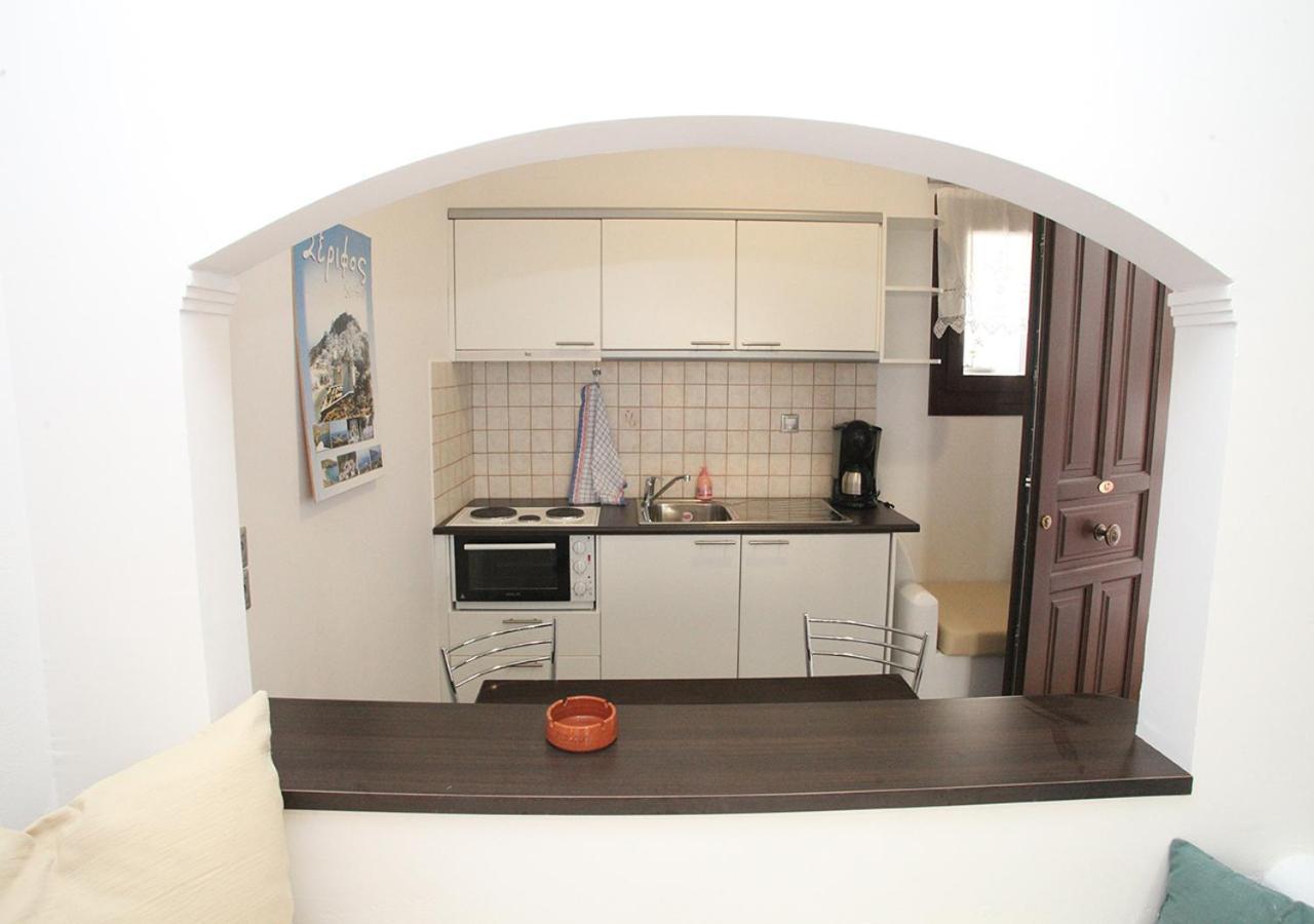 Pergola Aparthotel Livadi  Ngoại thất bức ảnh