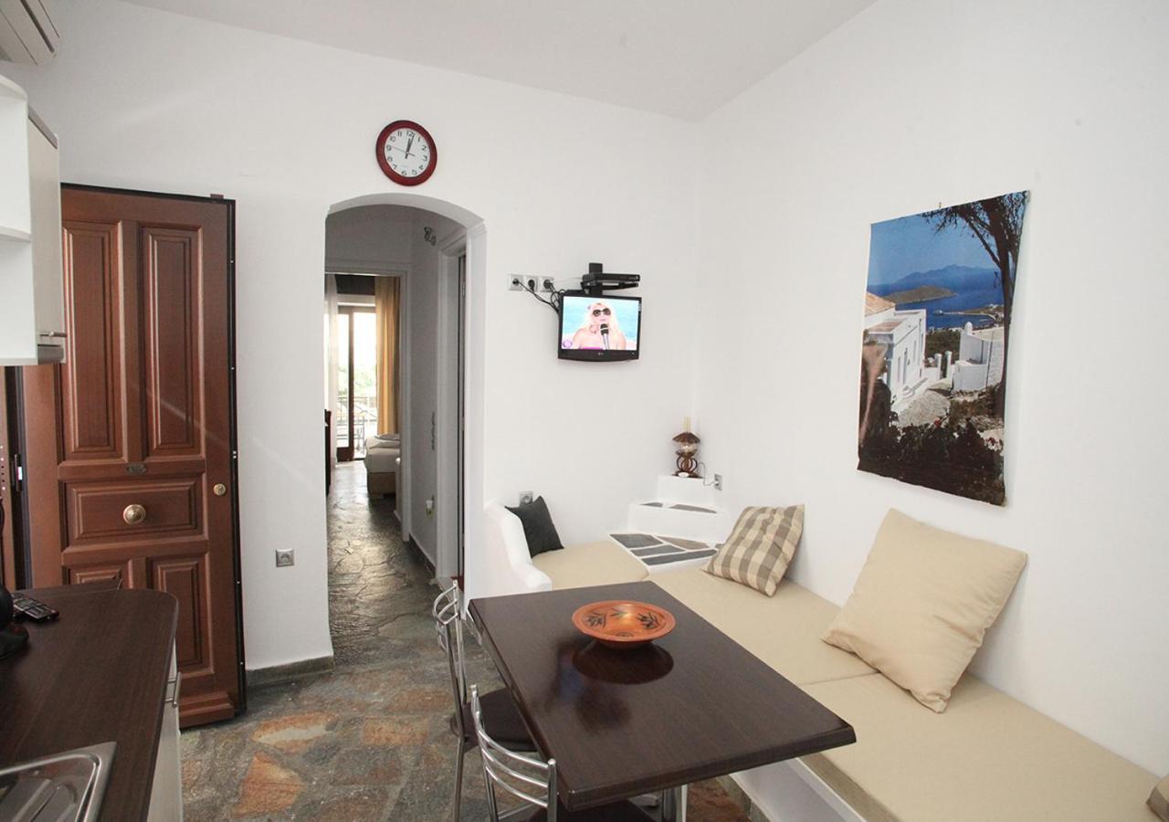 Pergola Aparthotel Livadi  Ngoại thất bức ảnh