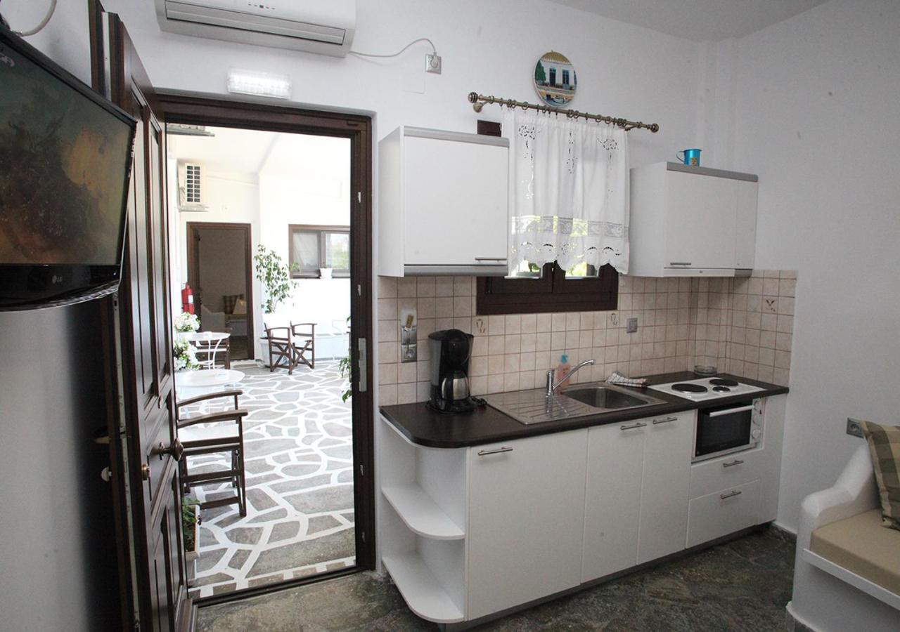 Pergola Aparthotel Livadi  Ngoại thất bức ảnh