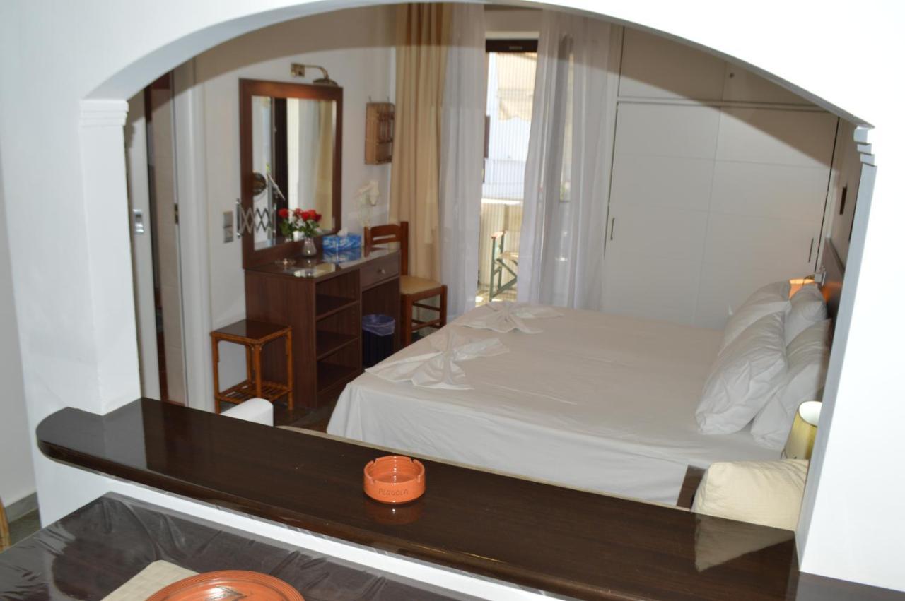 Pergola Aparthotel Livadi  Ngoại thất bức ảnh
