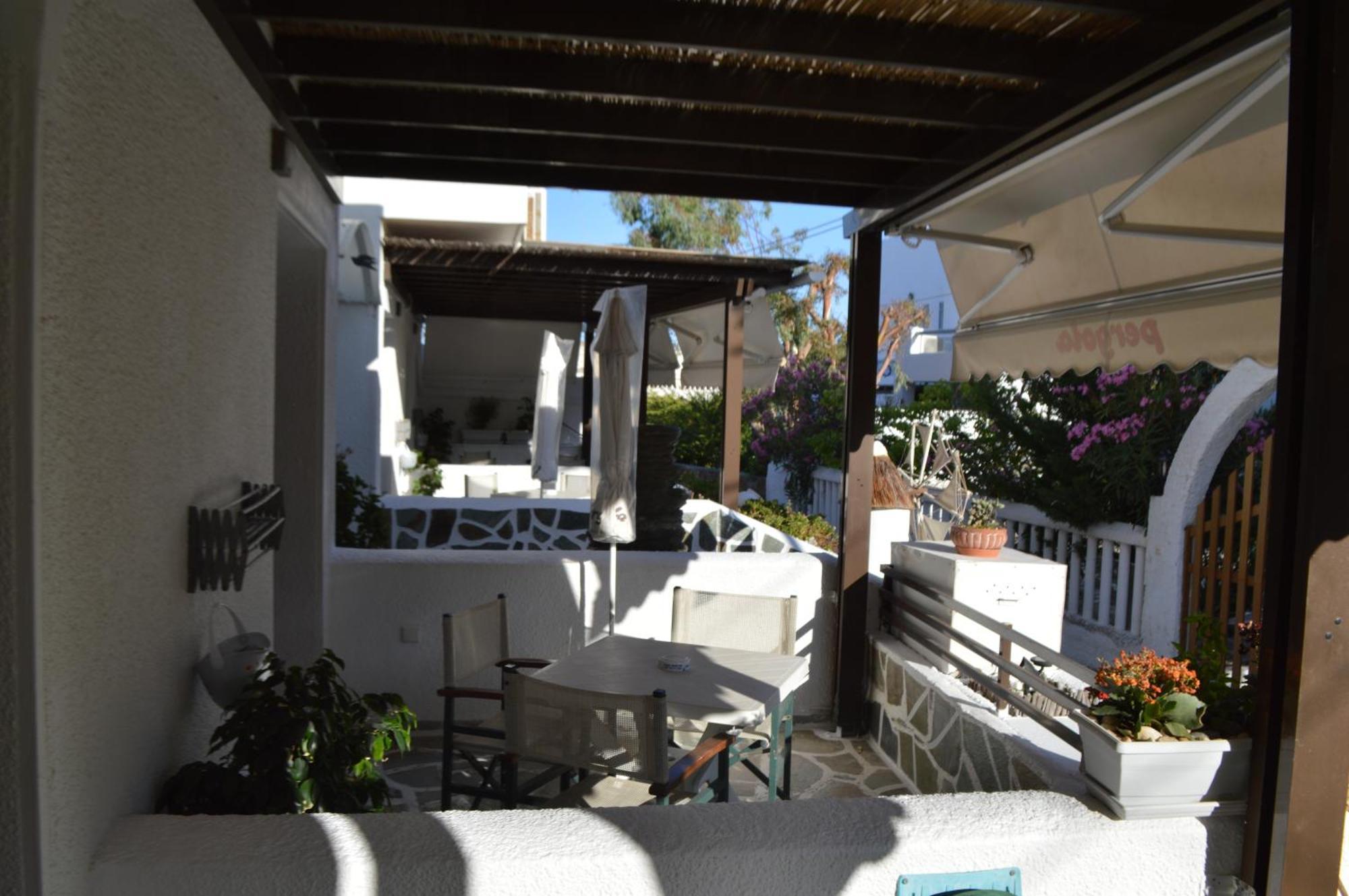Pergola Aparthotel Livadi  Ngoại thất bức ảnh